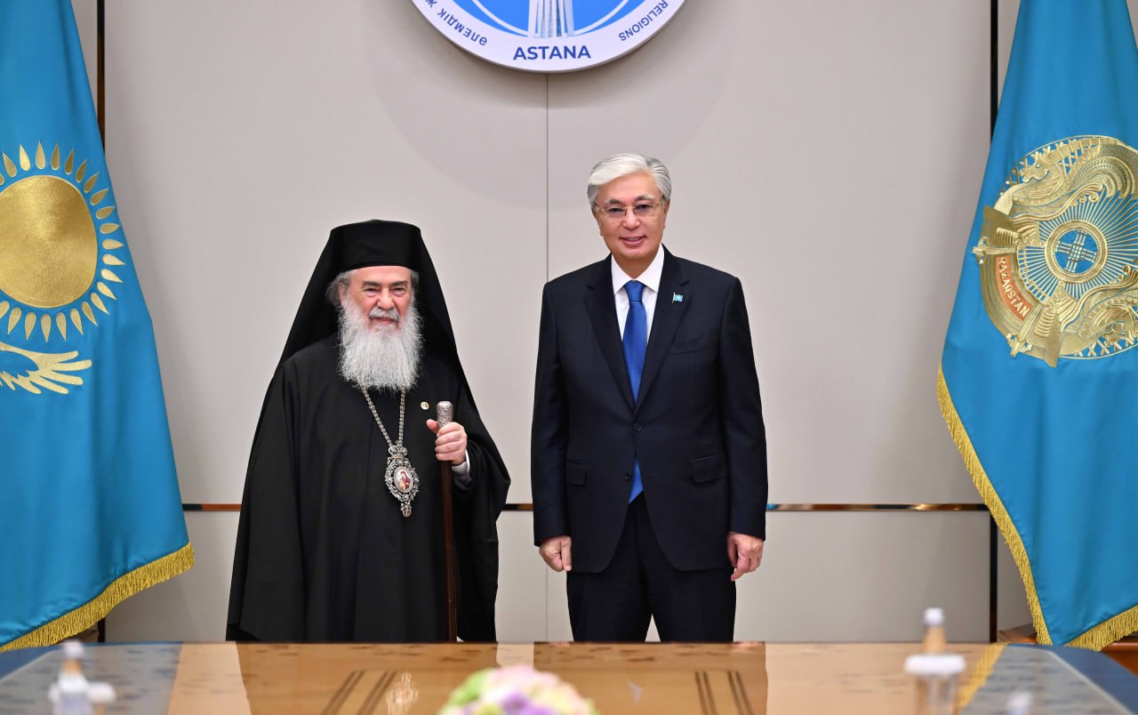 Qasym-Jomart Toqaev Ierýsalım Patrıarhy III Feofılmen kezdesti