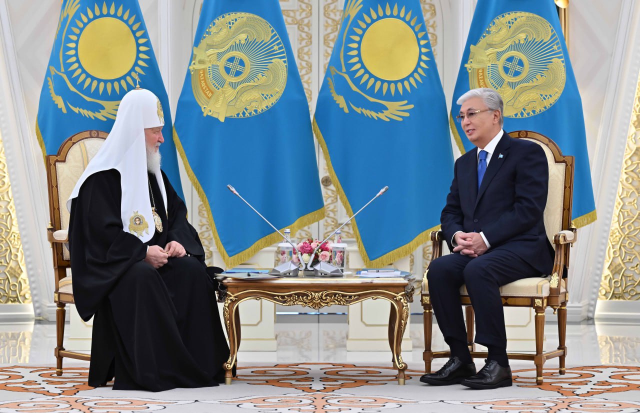 Toqaev Máskeý jáne búkil Reseı patrıarhy Kırıllmen kezdesý ótkizdi