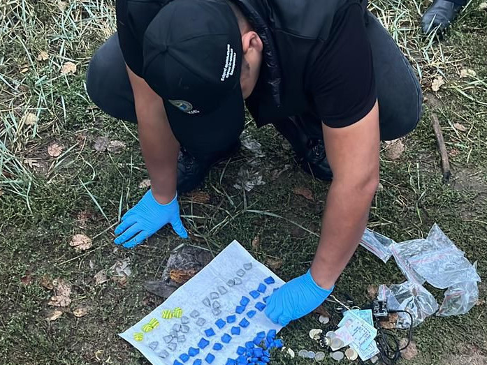 Qostanaı oblysynda esirtki tasymaldap júrgen jasóspirim ustaldy