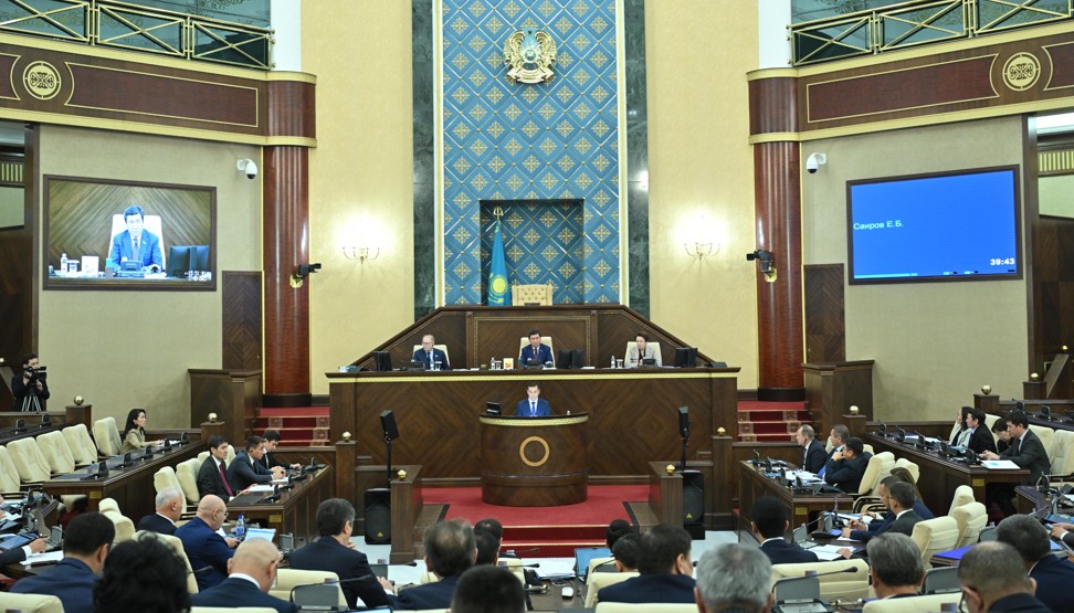 Arhıv isi týraly zań jobasy birinshi oqylymda maquldandy