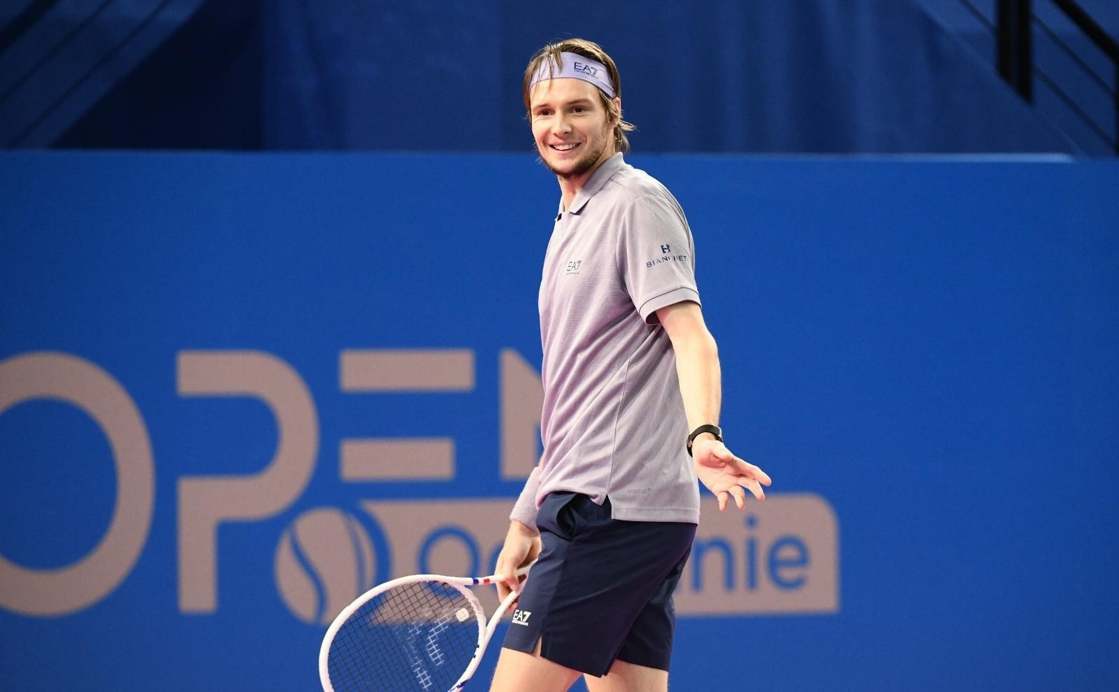 Aleksandr Býblık Qytaıdaǵy týrnırdiń jartylaı fınalyna shyqty