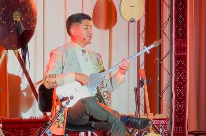 Astanada Erlan Rysqalıdyń Abaıdyń 180 jyldyǵyna arnalǵan jeke keshi ótti