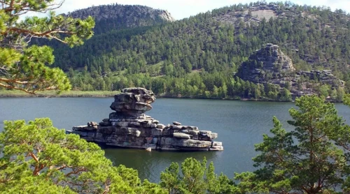 Qazaqstandaǵy qandaı ulttyq parkterge týrıster jıi barady