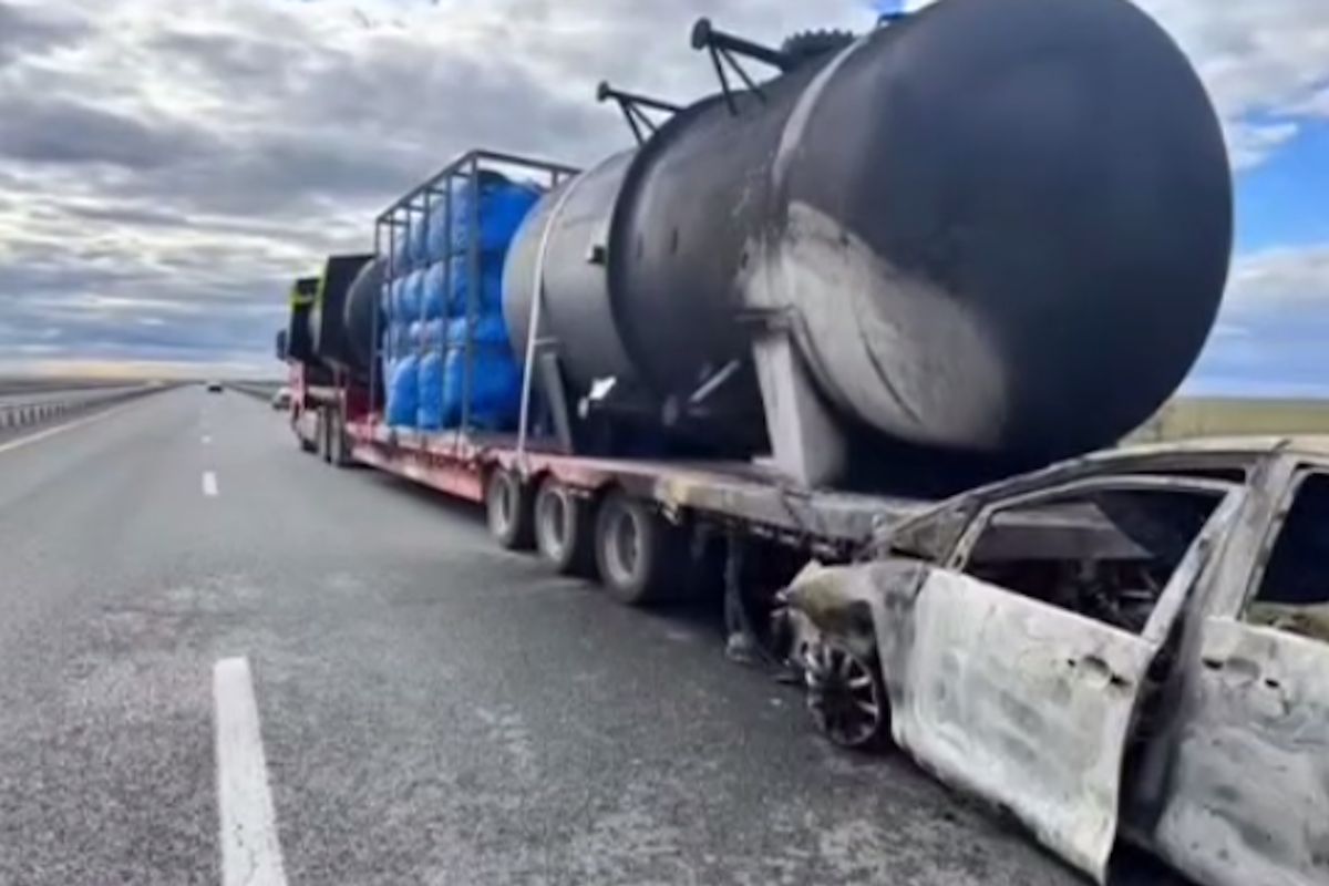 Toyota júk kóligimen soqtyǵysyp, bes adam kóz jumdy