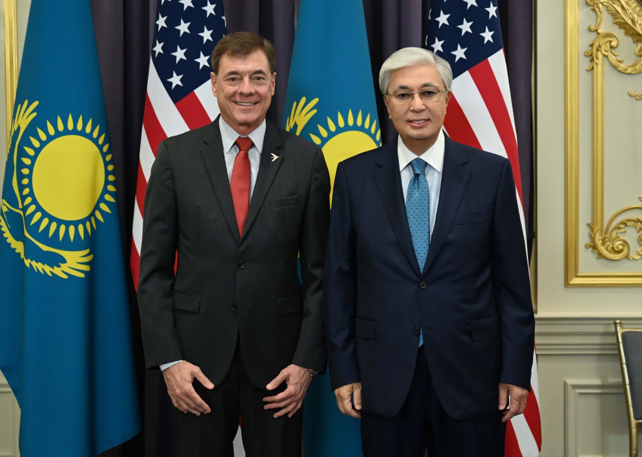 Qasym-Jomart Toqaev Embraer kompanııasynyń prezıdenti Fransısko Gomes Netomen kezdesti