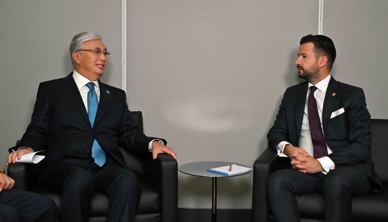 Qasym-Jomart Toqaev Chernogorııa Prezıdentimen kezdesti