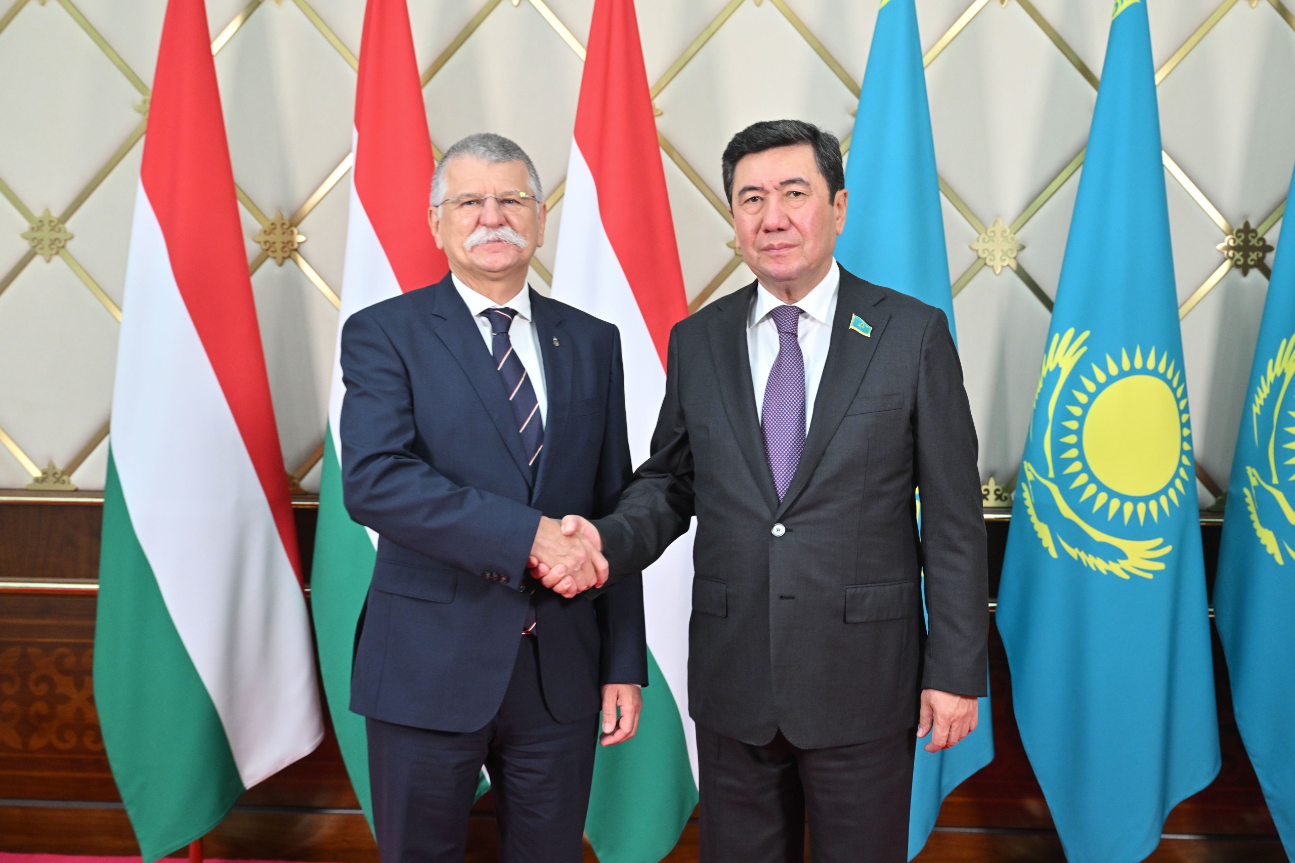 Erlan Qoshanov Majarstan Memlekettik jınalysynyń tóraǵasymen kezdesti