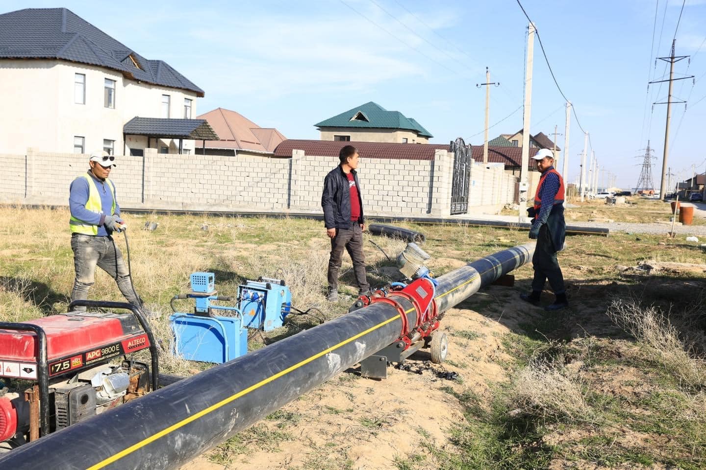 Infraqurylym máselesi júz paıyz sheshilgen aýdan