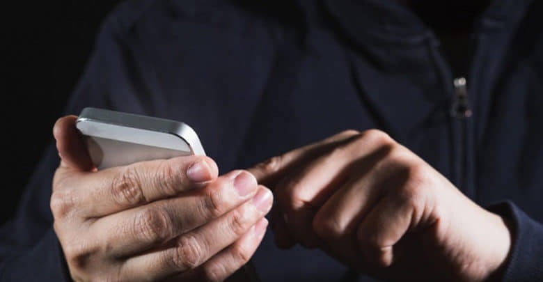 Polıseıler ınternet alaıaqtardy qolǵa túsirdi