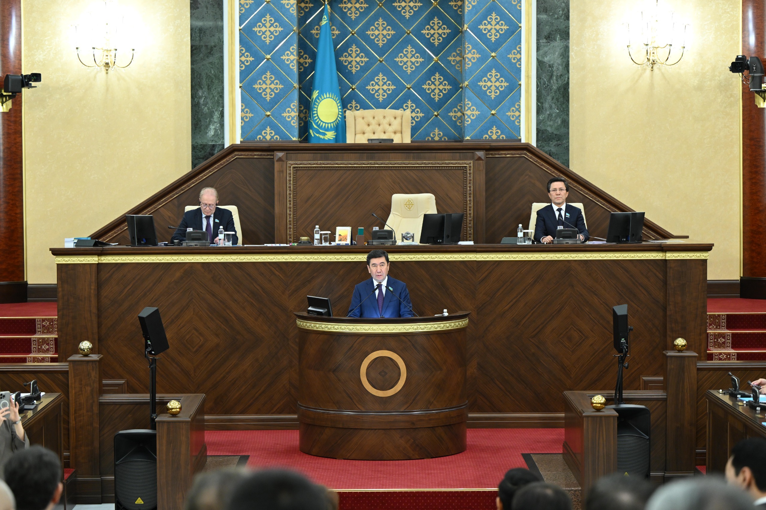 Depýtattar jasandy ıntellektini damytýdyń keleshegin talqylady