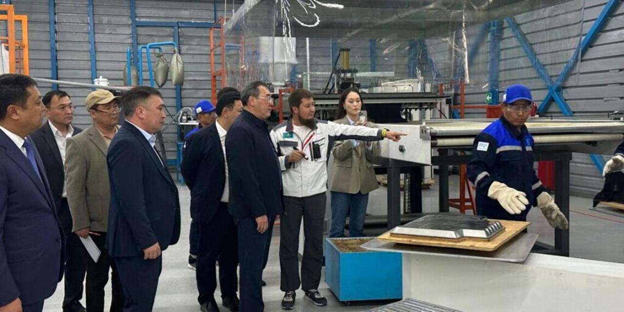 Almaty oblysynda avtokomponentter óndiretin jańa zaýyt jumysyn bastady