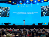 Eńbek kúni: Oljas Bektenov Prezıdent atynan jumysshy mamandyqtar ókilderin marapattady