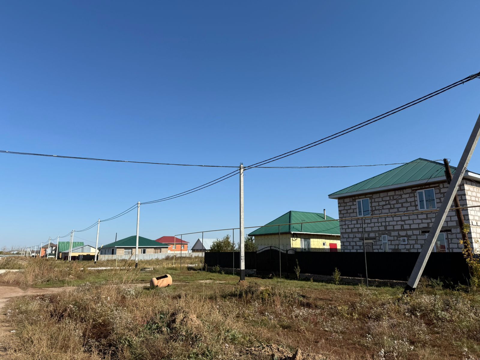 Qoıandy aýylynda memlekettik elektr jelilerine qosý jumystary bastaldy