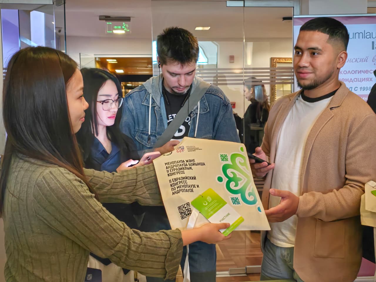 Qyryqtan keıin: Er-azamattar men áıelderdiń densaýlyǵynda qandaı aıyrmashylyq bar?