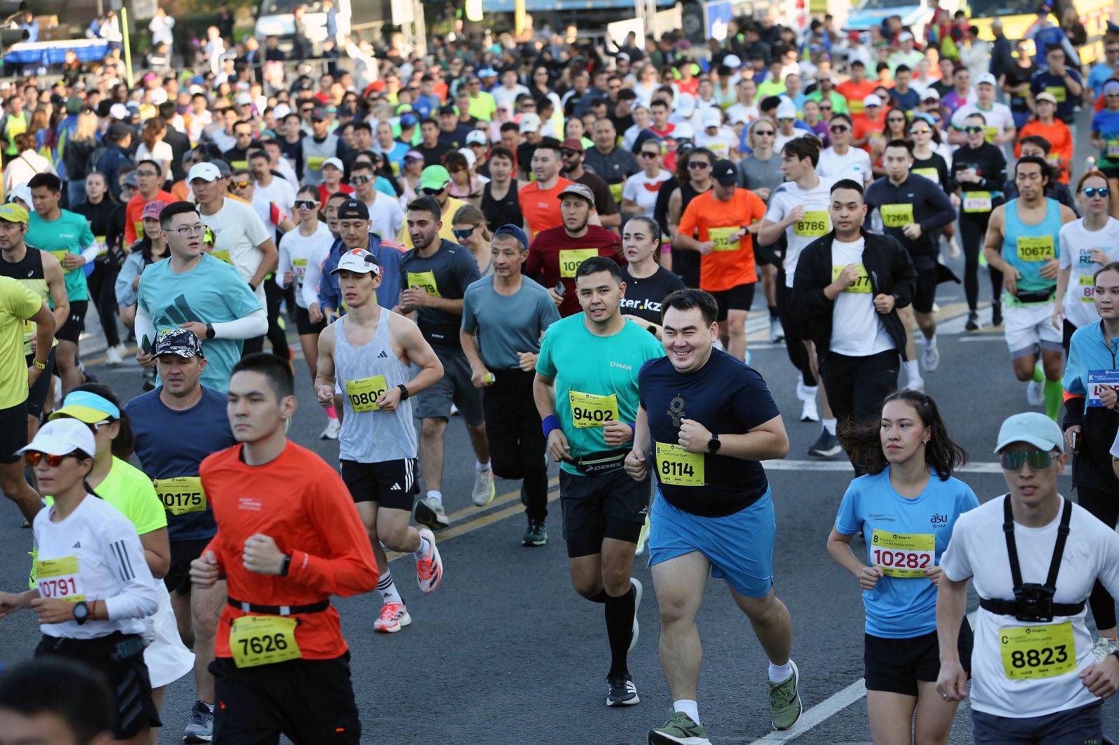 Almaty Marathon-2025 marafonyna álemniń túkpir-túkpirinen myńdaǵan adam qatysty