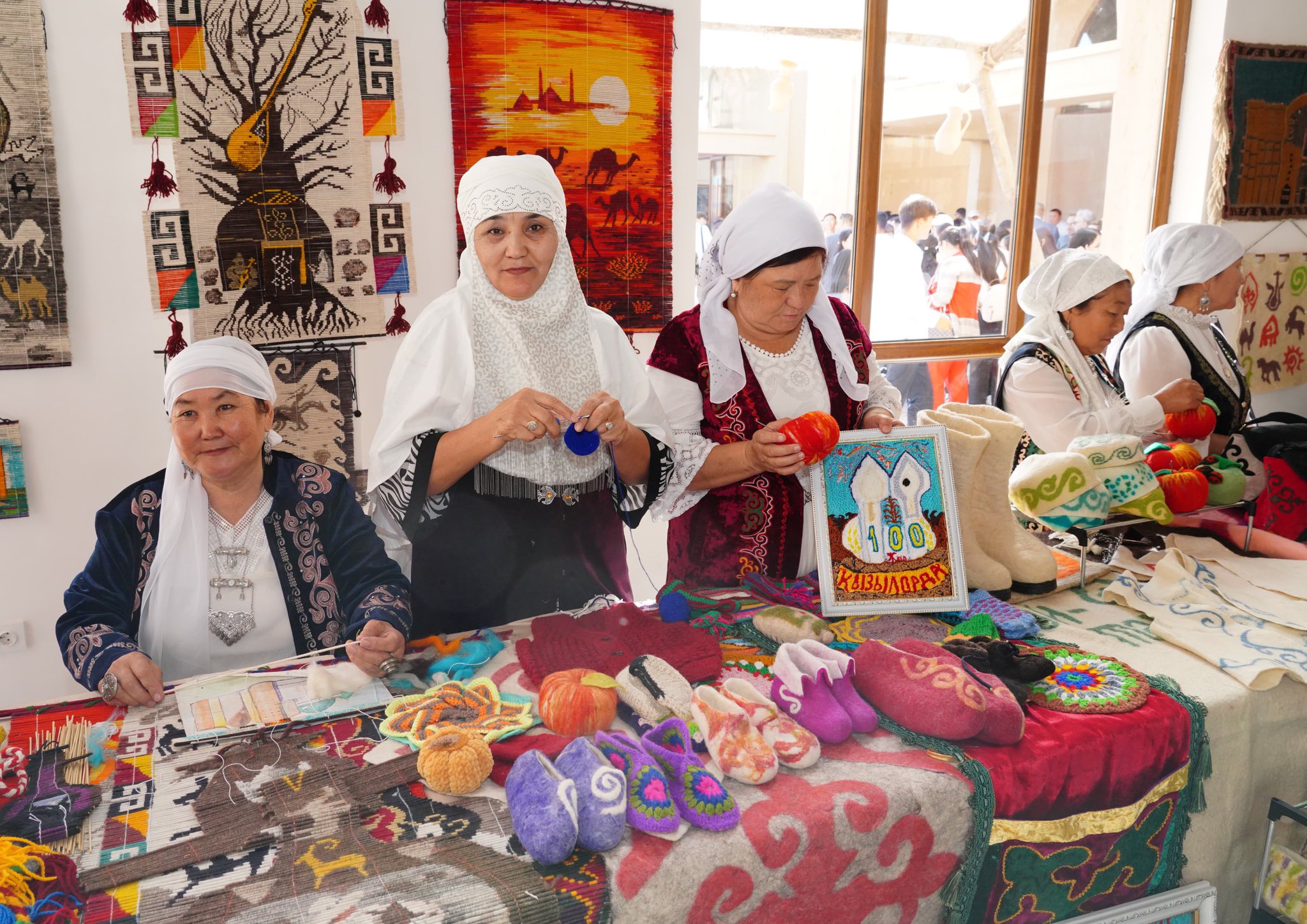 Túrkistanda túrki elderiniń qolónershiler ortalyǵy ashyldy