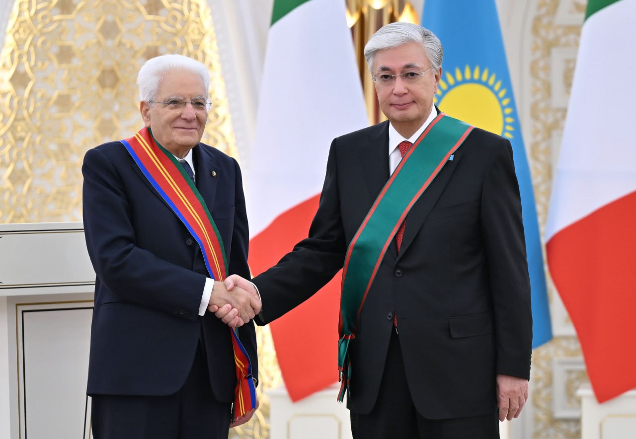 Serdjo Mattarella Qasym-Jomart Toqaevqa Italııanyń eń joǵary nagradasyn tapsyrdy