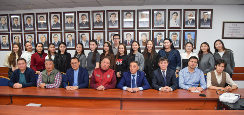 Jas tilshiler redaksııa jumysymen tanysty