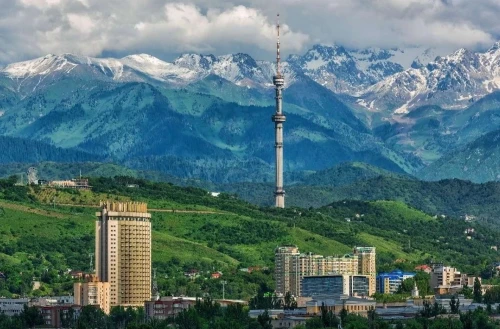 Almaty jańa mártebege ıe boldy