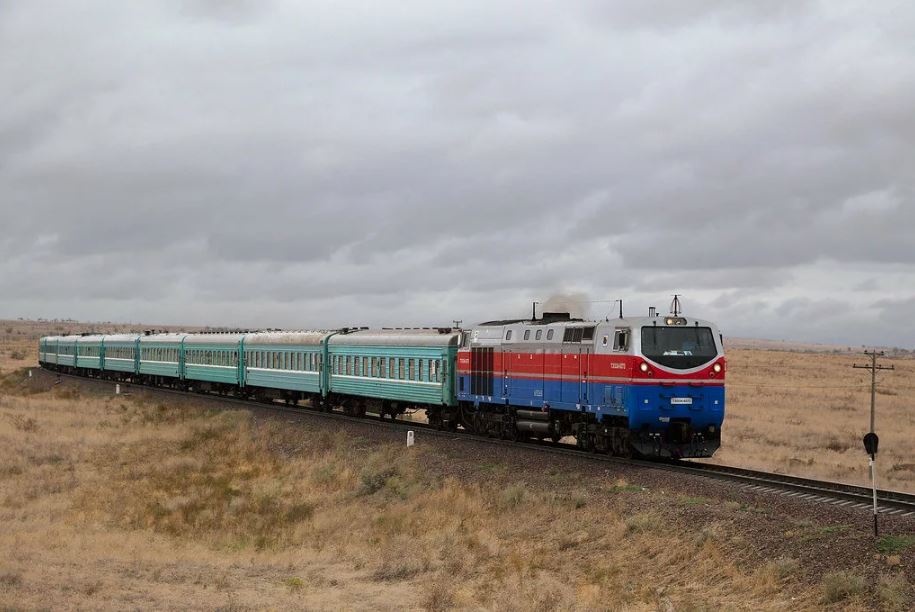 Jolaýshy muńyn kim tyńdaıdy?