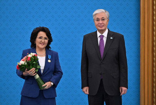 Prezıdent bir top ustazdy memlekettik nagradamen marapattady