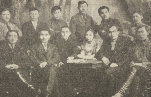 Mánshúk Mámetovanyń ata-anasynyń sýreti jarııalandy