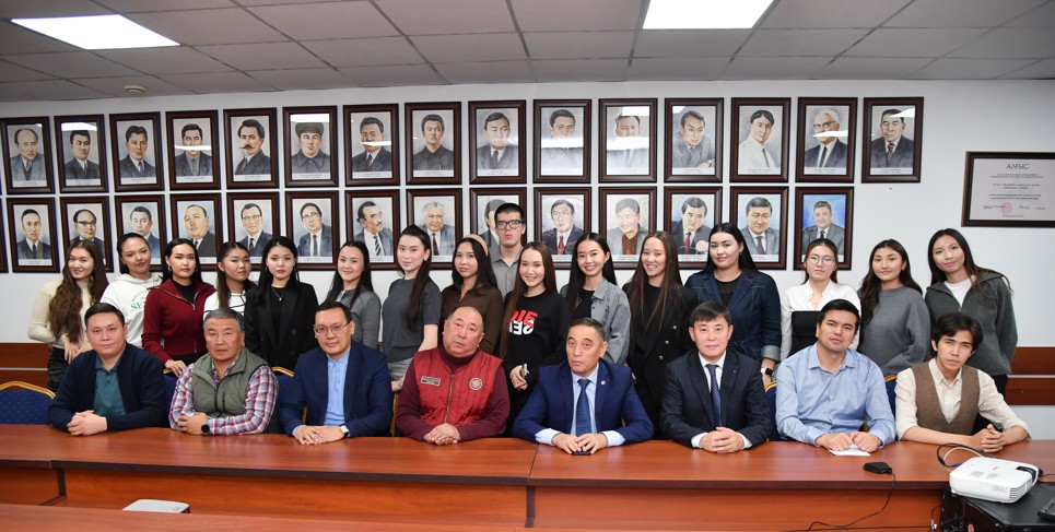 Bolashaq jýrnalıster – bas basylymda