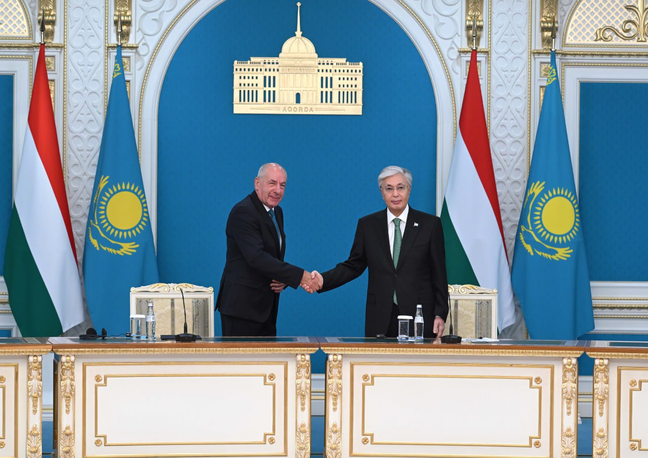 Prezıdent: Mádenı-gýmanıtarlyq baılanystarymyz - qazaq-majar qatynasynyń altyn arqaýy