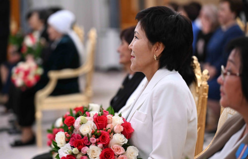 Bilimimiz ben tájirıbemizdi elimizdiń jarqyn bolashaǵyna arnaımyz - Úzdik pedagog