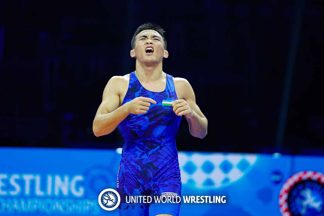 О́zbekstan prezıdenti qazaq balýanyna páter syılady