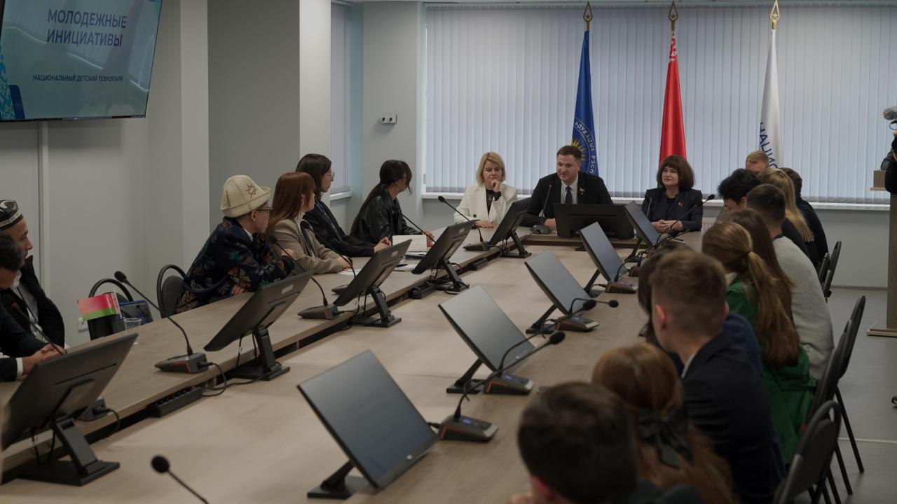 Qazaqstan delegasııasy halyqaralyq III Jastar forýmyna qatysty