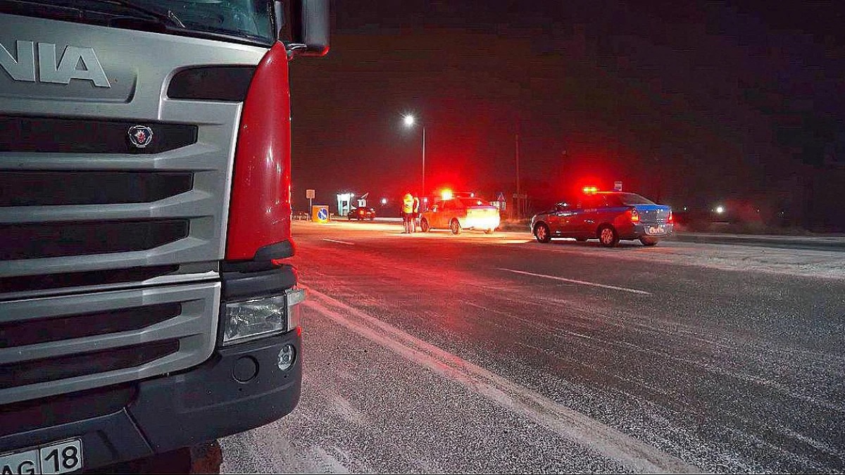 Abaı oblysynda alǵashqy qar jaýdy: polısııa jolda saq bolýdy eskertedi