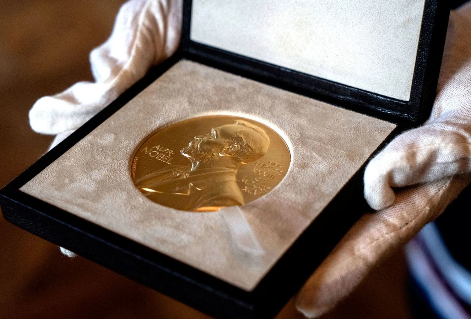Shvesııada Nobel aptalyǵy bastaldy