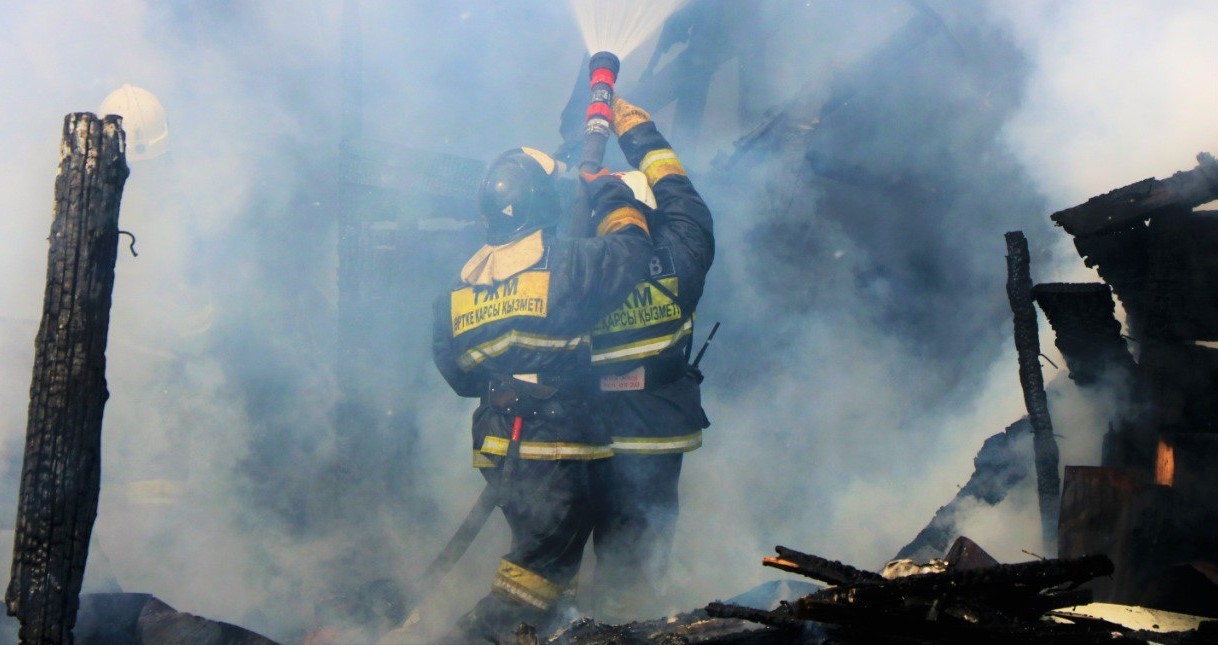 Birneshe adamdy órt qoıyp óltirgen kúdikti ustaldy