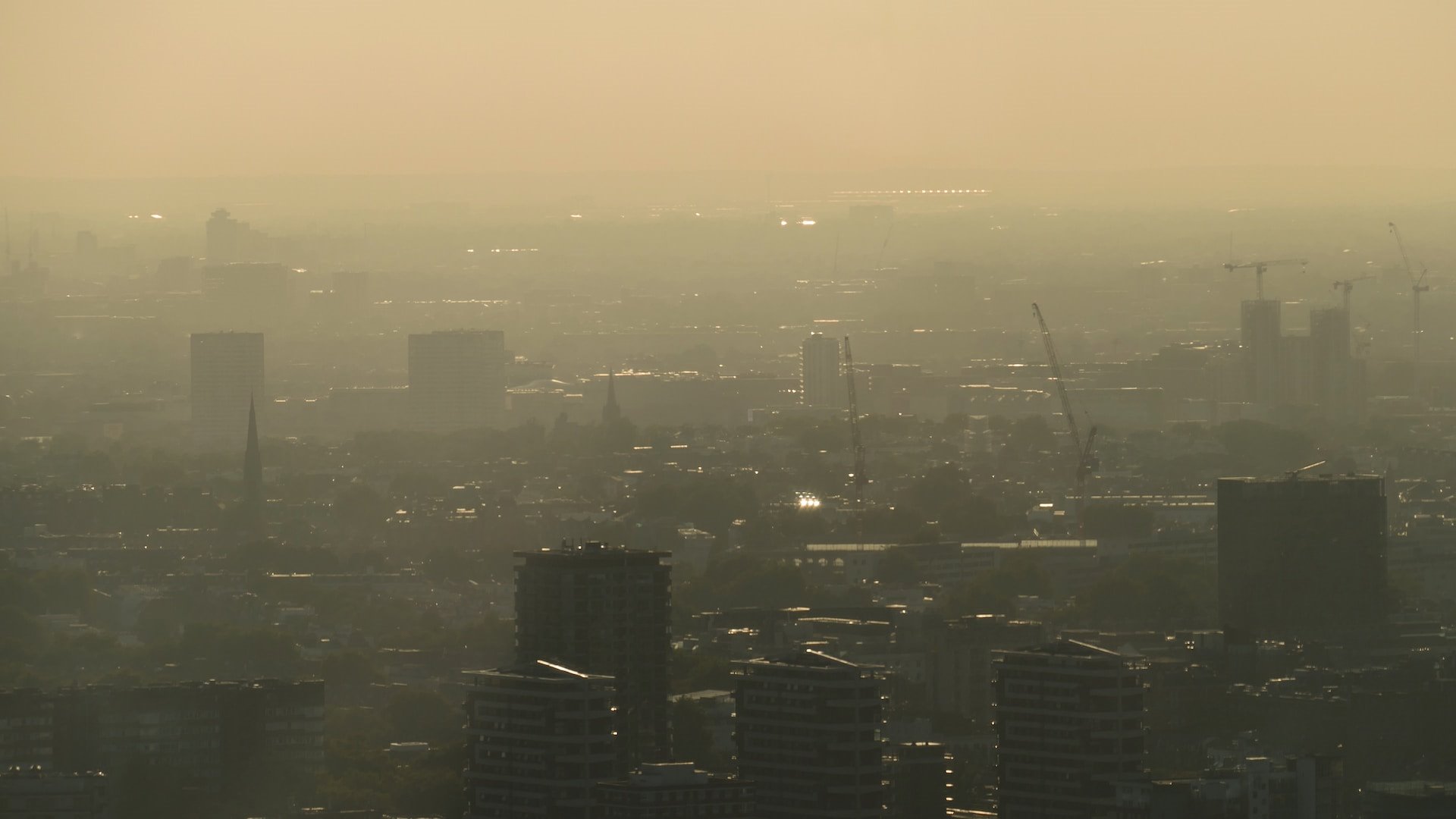 Búgin elimizdiń toǵyz qalasynda aýa sapasy nasharlaıdy