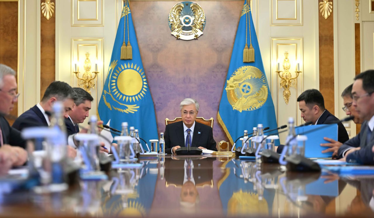 Prezıdent makroekonomıkalyq turaqtylyq máselelerine arnalǵan jıyn ótkizdi