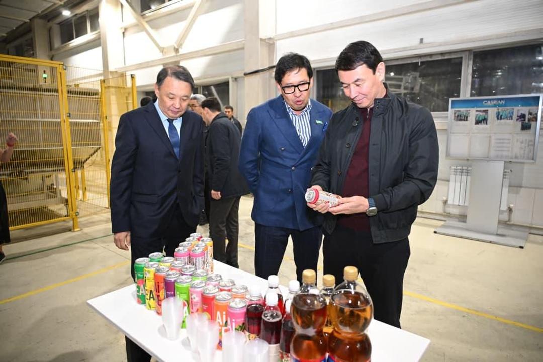 Almaty ákimi qalanyń tehnologııalyq jáne IT alańdarynyń jumysymen tanysty