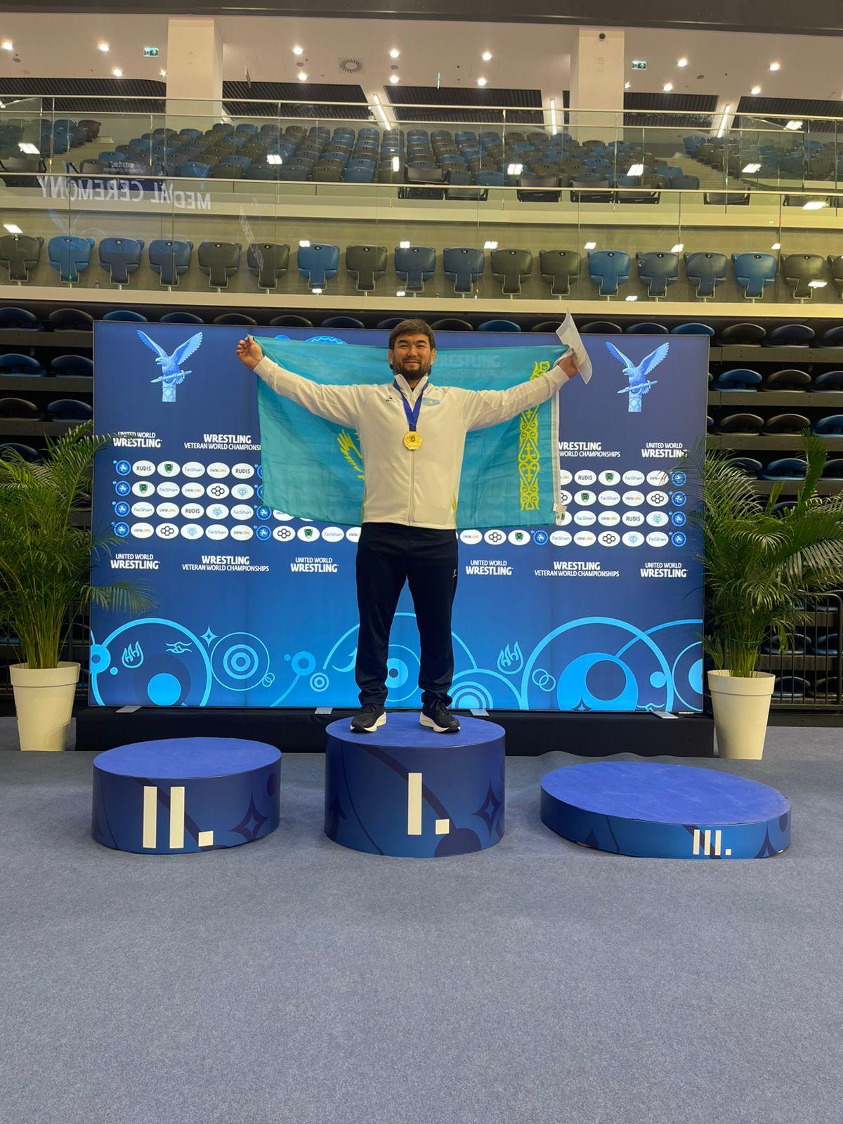 Nurjan Qataev  álem chempıony atandy