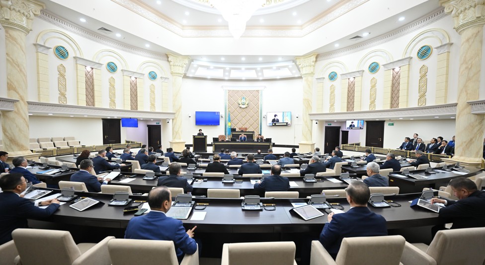 Qatarda jumys isteıtinderdiń quqy qorǵalady