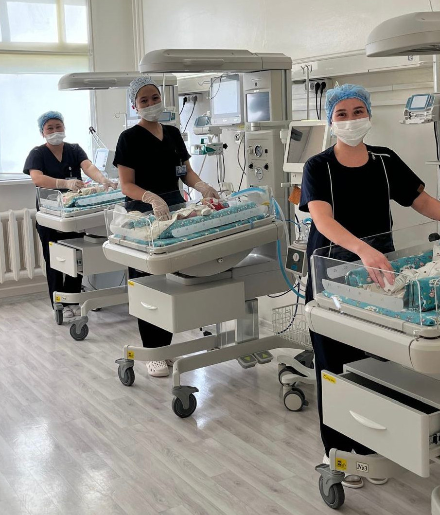 Qyzylordada úshem dúnıege keldi