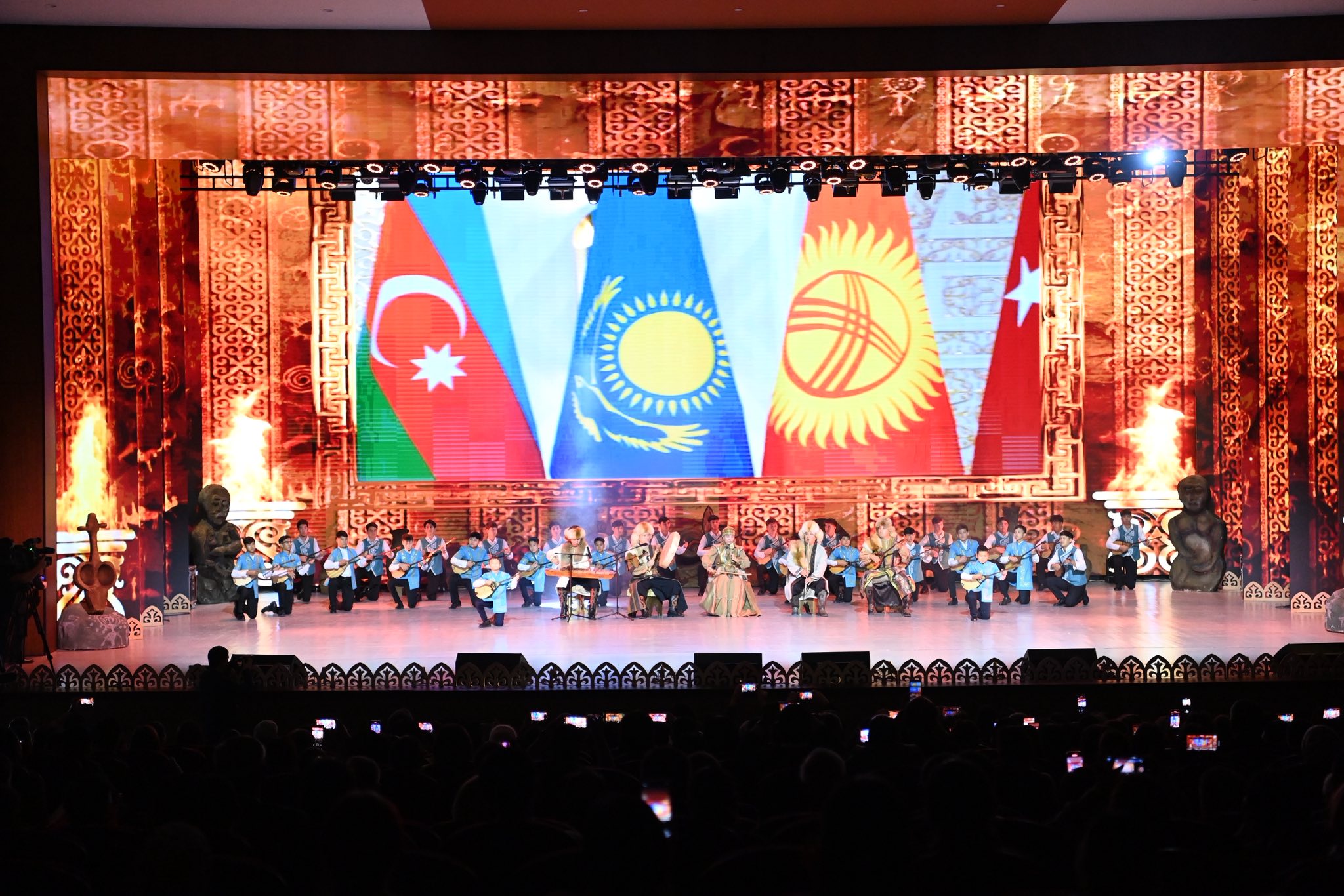 Syrdaǵy kóne saz kúmbiri