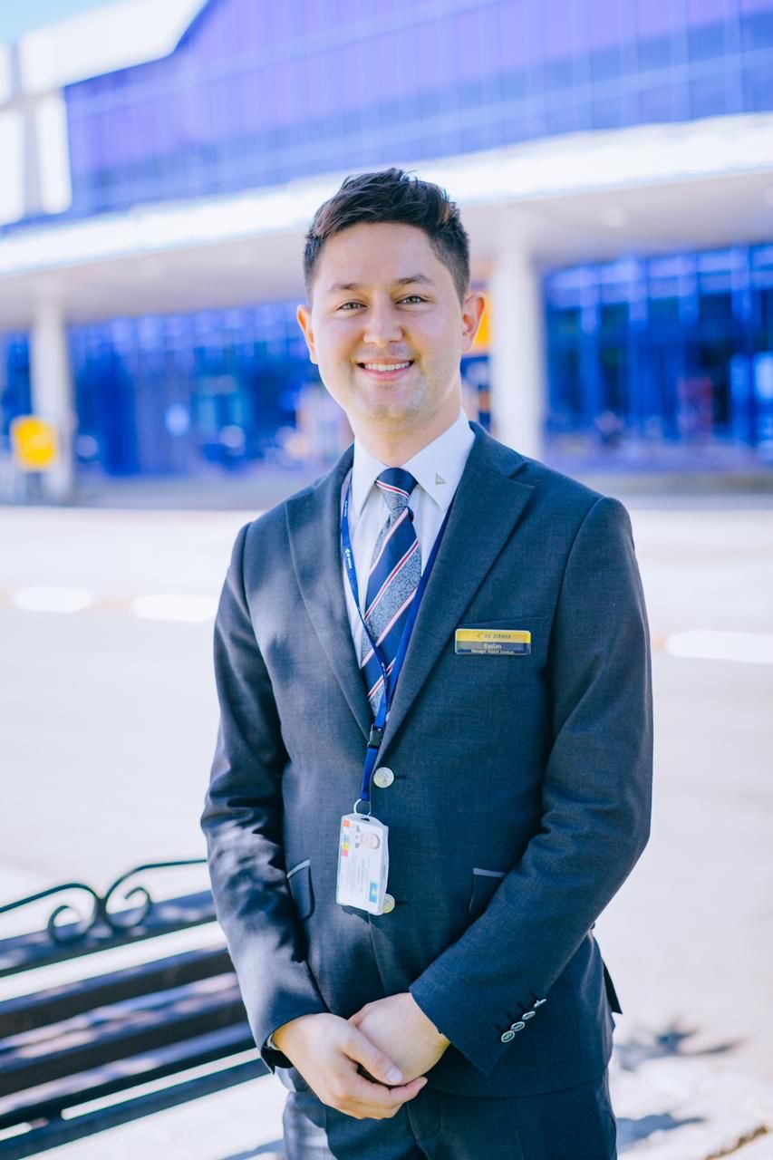 "Ǵylym men tájirıbeni baılanystyratyn kóshbasshy"