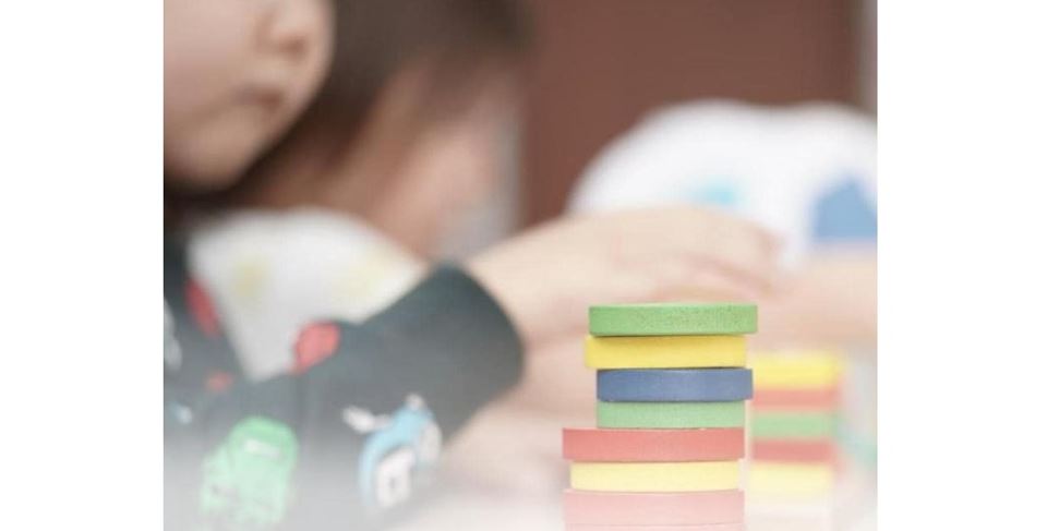 Atyraýda bes balabaqsha vaýcherlik qarjylandyrý júıesinen shyǵaryldy