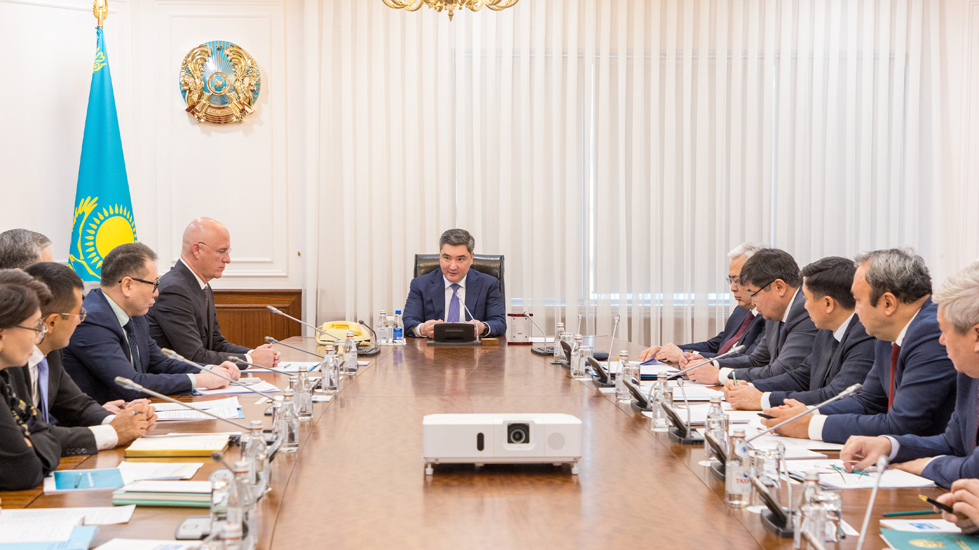 Prezıdent tapsyrmasy: Úkimet halyqtyń turmysyn jaqsartý sharalaryn ázirledi