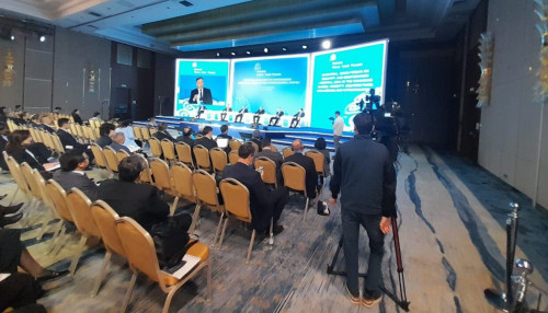 Elimiz jahandyq basqarý reformasyn usyndy