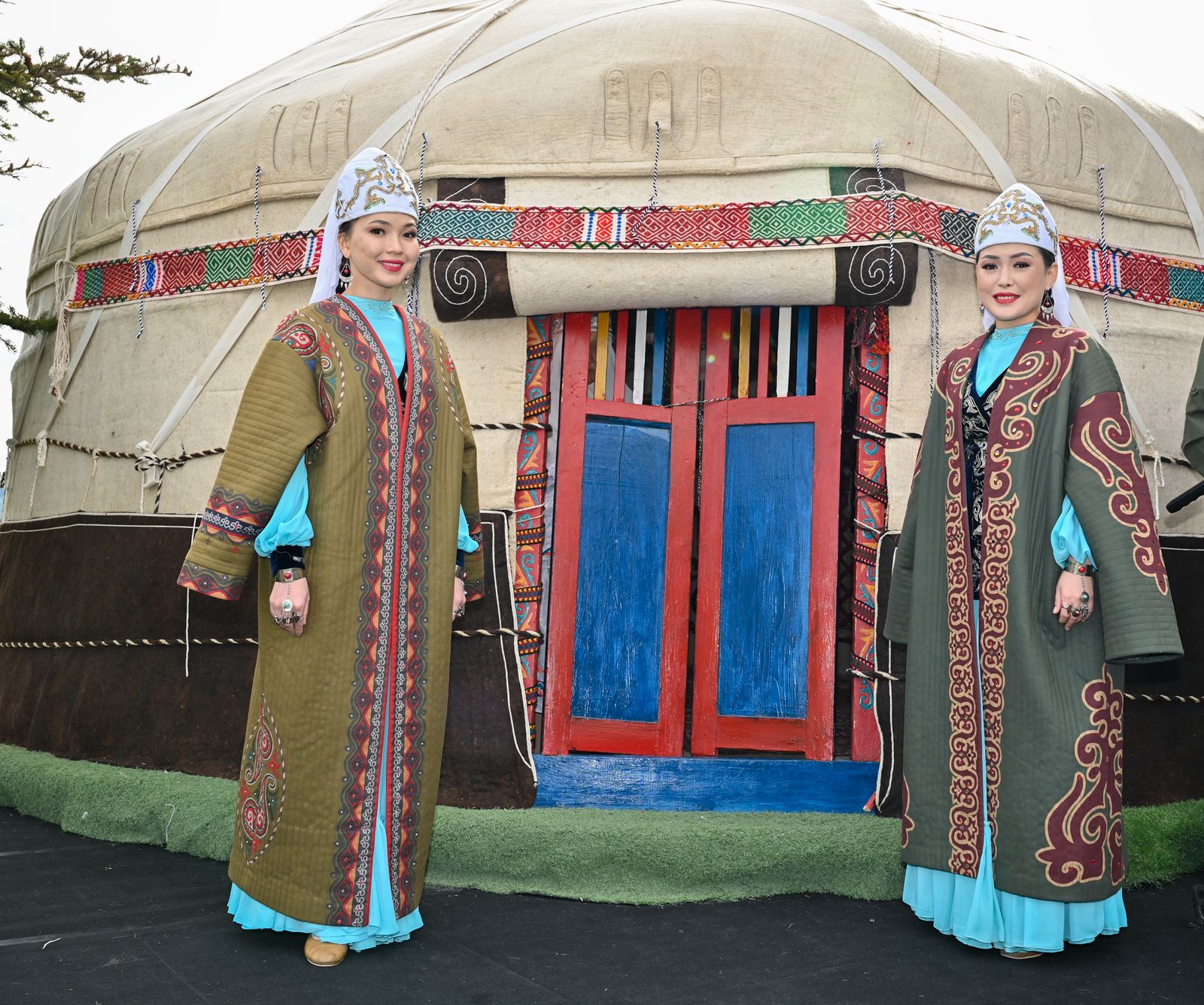 Mańǵystaýdan TÚRKSOI-ǵa erekshe syı: Ankara tórinde qazaqtyń aǵash úıi tigildi