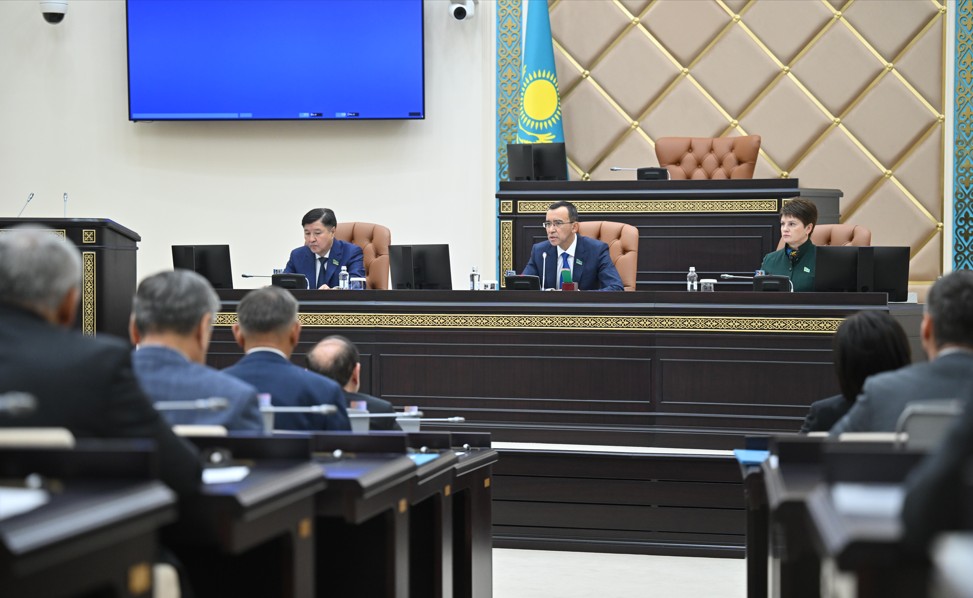 Kúmándi kiristerge tosqaýyl qoıylady