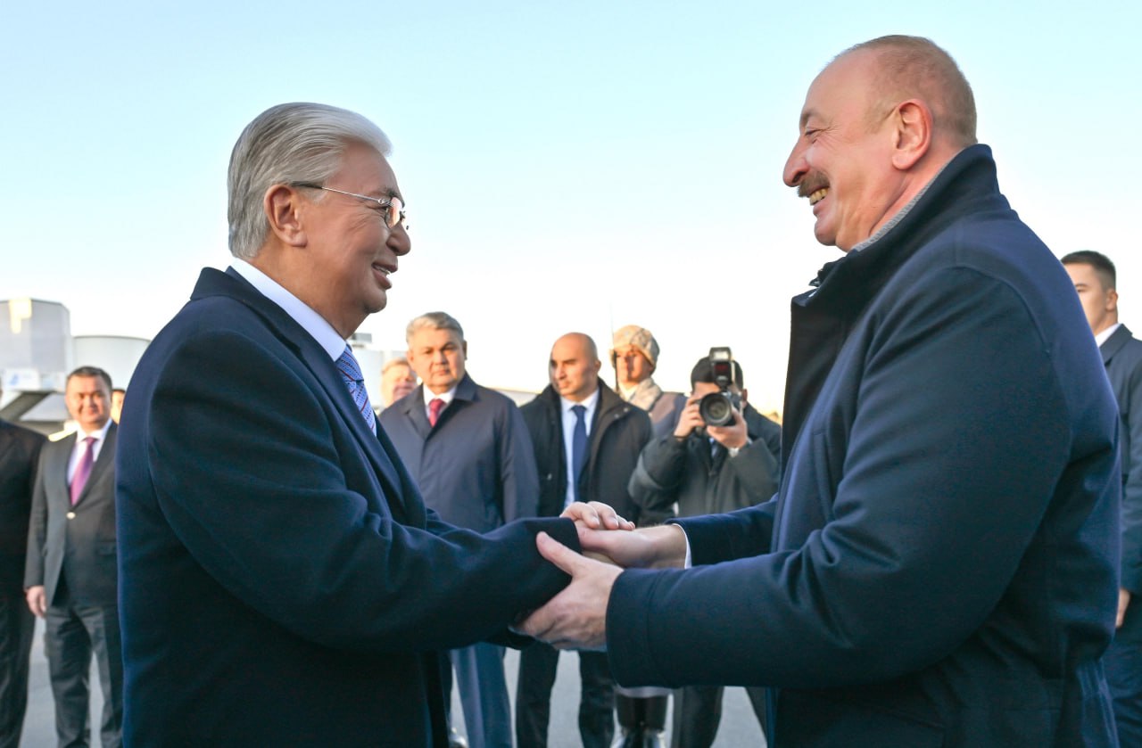 Ázerbaıjan Prezıdenti Qazaqstanǵa memlekettik saparmen keldi