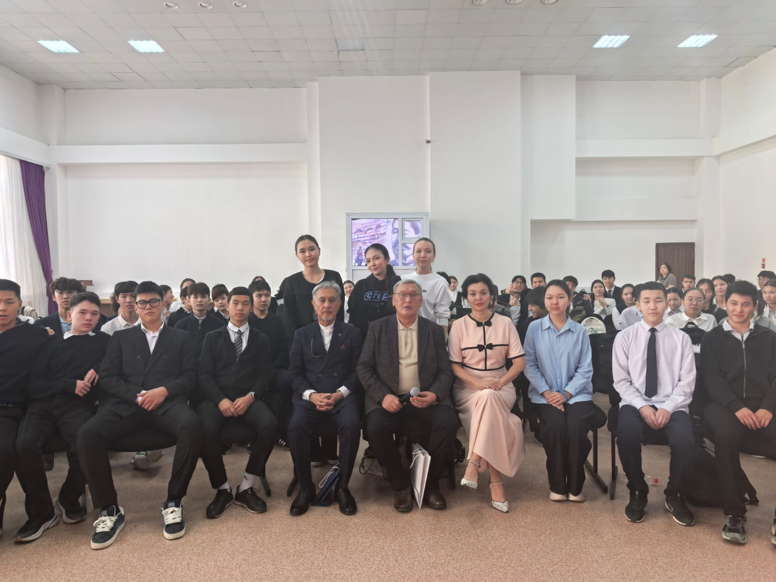 Jas býynǵa Alash murasy túsindirildi