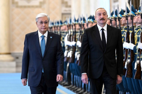 Q.Toqaev Ázerbaıjan Prezıdentin Aqordada qarsy aldy